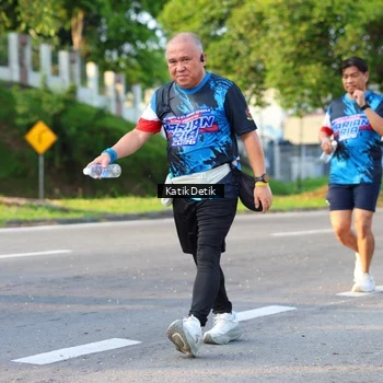 Runner Photo 7648189