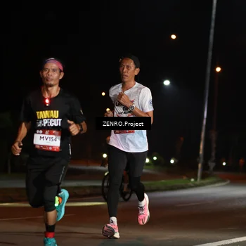 Runner Photo 7648219
