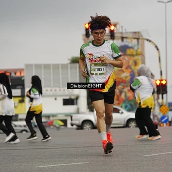 Runner Photo 7648264