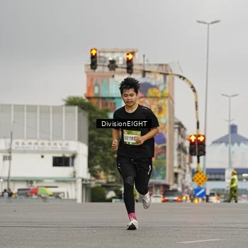Runner Photo 7648304