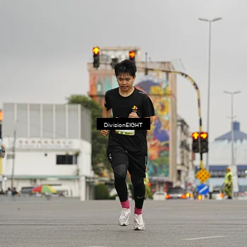 Runner Photo 7648331