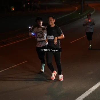 Runner Photo 7648340