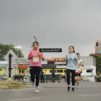 Runner Photo 7648373