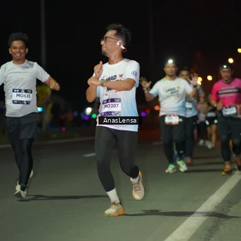 Runner Photo 7648412