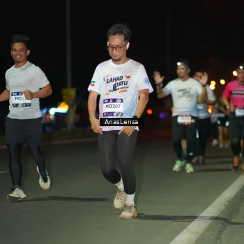 Runner Photo 7648415