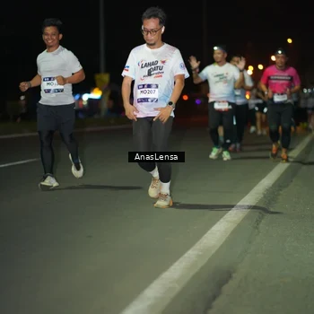 Runner Photo 7648418