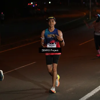 Runner Photo 7648425