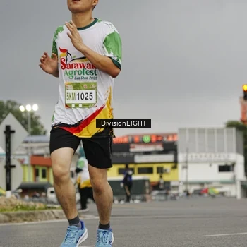 Runner Photo 7648430