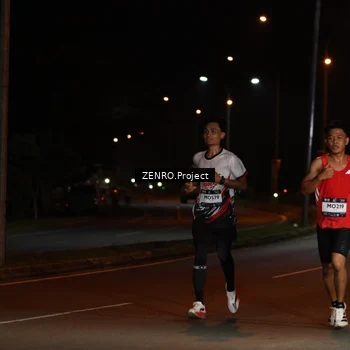 Runner Photo 7648434