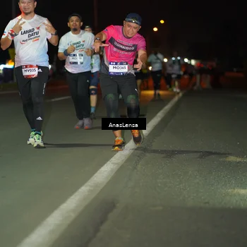 Runner Photo 7648464