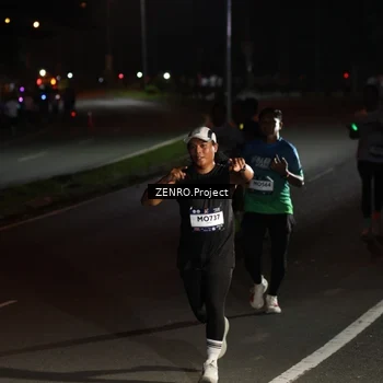 Runner Photo 7648473