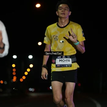 Runner Photo 7648481