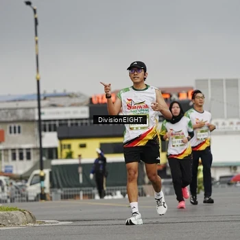 Runner Photo 7648501