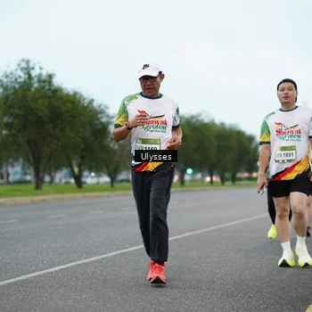 Runner Photo 7648502