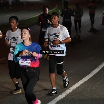 Runner Photo 7648568