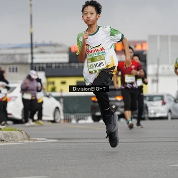 Runner Photo 7648573