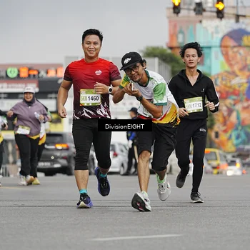Runner Photo 7648576