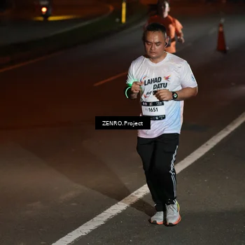 Runner Photo 7648577