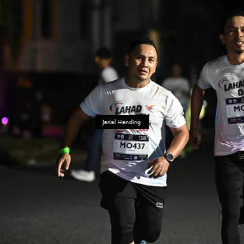 Runner Photo 7648580
