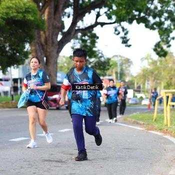Runner Photo 7648600