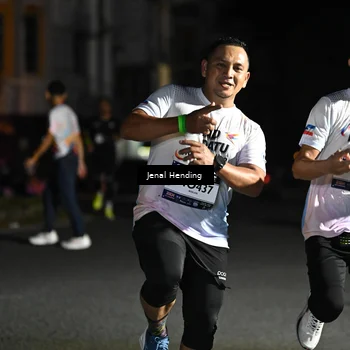 Runner Photo 7648604