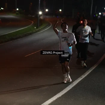 Runner Photo 7648613