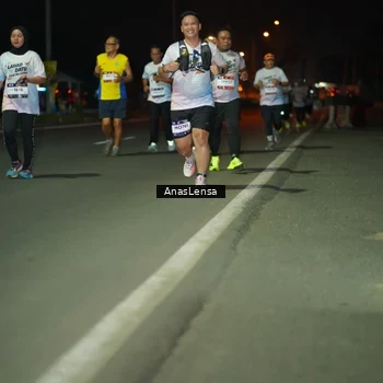 Runner Photo 7648643