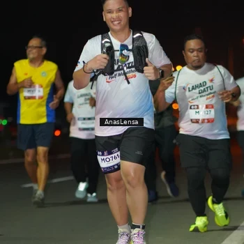 Runner Photo 7648659