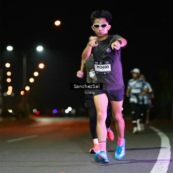 Runner Photo 7648660