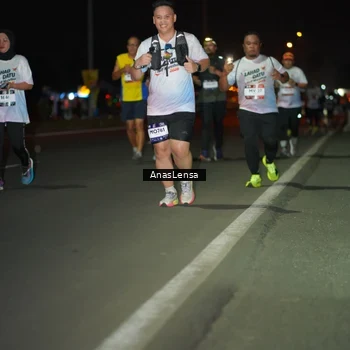 Runner Photo 7648667