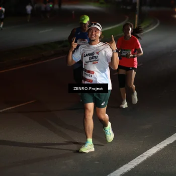 Runner Photo 7648669