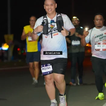 Runner Photo 7648672