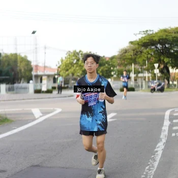 Runner Photo 7648691