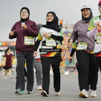 Runner Photo 7648698