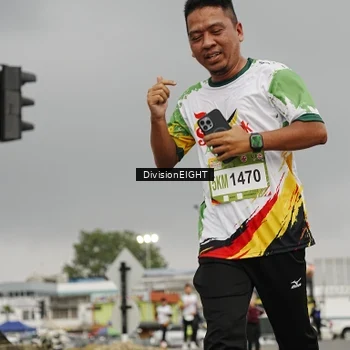 Runner Photo 7648700