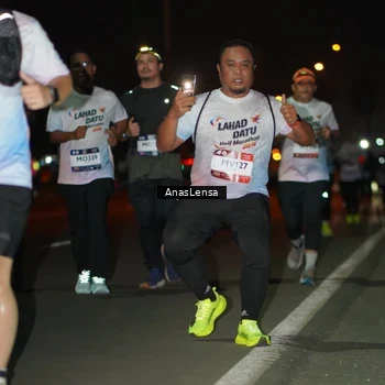 Runner Photo 7648718