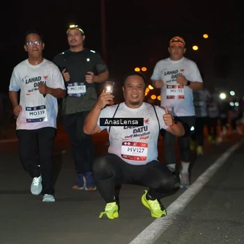 Runner Photo 7648725