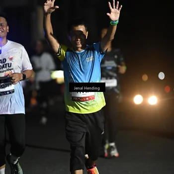 Runner Photo 7648729