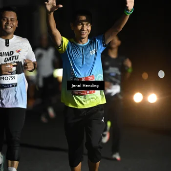 Runner Photo 7648733