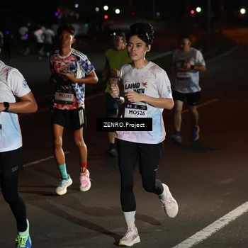 Runner Photo 7648750