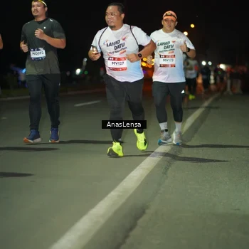 Runner Photo 7648754
