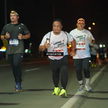 Runner Photo 7648810