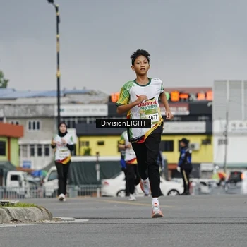 Runner Photo 7648811
