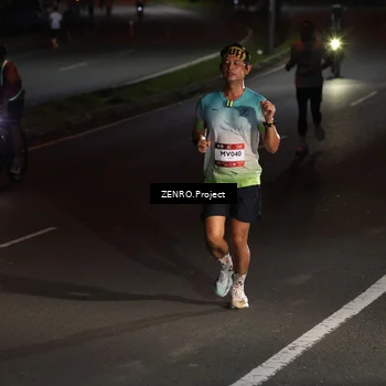 Runner Photo 7648849