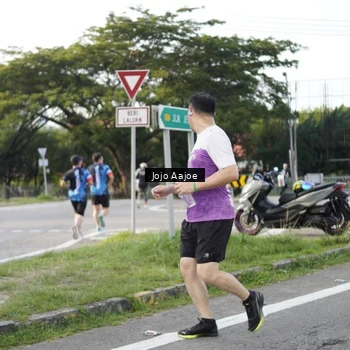 Runner Photo 7648852