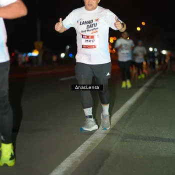 Runner Photo 7648863