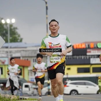 Runner Photo 7648864