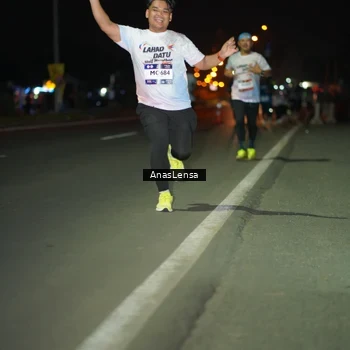 Runner Photo 7648885