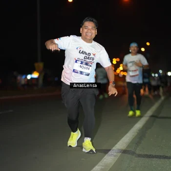Runner Photo 7648891