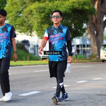 Runner Photo 7648923